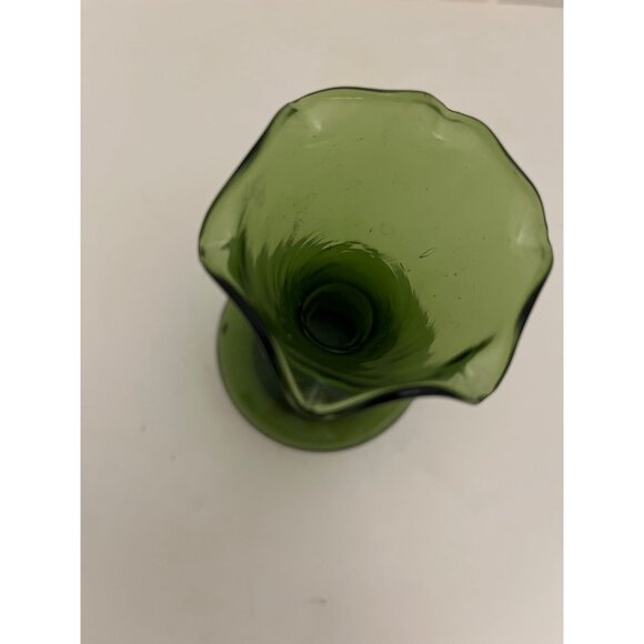 Hand Blown Green Glass Flower Bud Vase Made in Korea 6 1/2” - Picture 3 of 6